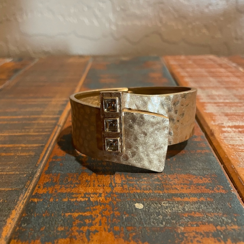 Lia Sophia That’s a Wrap Cuff Bracelet - Picture 4 of 11